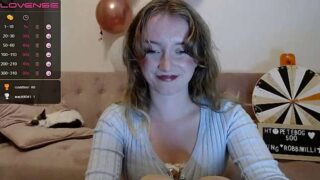 LavenderDove nude pussy closeups on cam for live sex video chat