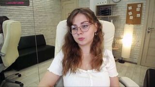 LeahBarton nude pussy closeups on cam for live sex video chat