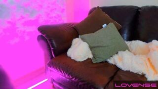 lilllian_28 nude pussy closeups on cam for live sex video chat