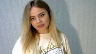 LindiKays nude pussy closeups on cam for live sex video chat