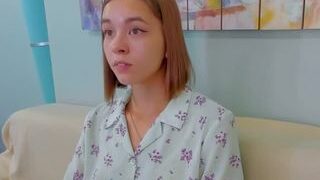 Littlesally nude before cam – live sex chat