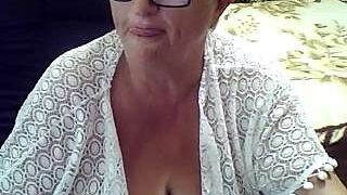 LolkaAlyss nude pussy closeups on cam for live sex video chat