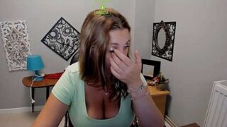 LollaGirl nude pussy closeups on cam for live sex video chat
