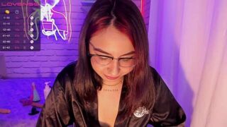 LUCY_PEACH1 nude pussy closeups on cam for live sex video chat