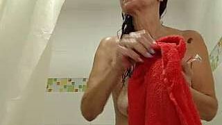 lucyy_mature nude pussy closeups on cam for live sex video chat