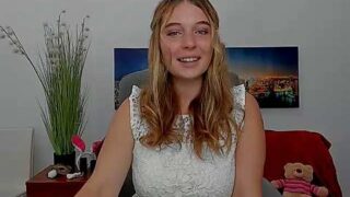 Luilili nude pussy closeups on cam for live sex video chat
