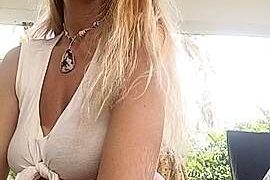 Luna-Natural nude pussy closeups on cam for live sex video chat