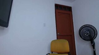 lylafoxxy3 nude pussy closeups on cam for live sex video chat