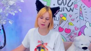 MartaSun nude pussy closeups on cam for live sex video chat