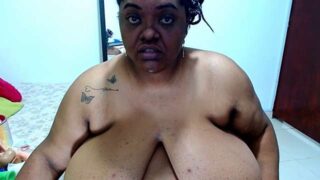 MaryBrownxxx nude pussy closeups on cam for live sex video chat