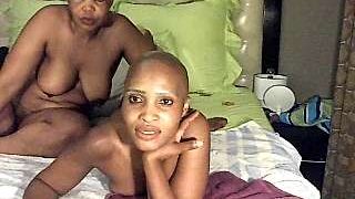 MatureGoddessXX nude pussy closeups on cam for live sex video chat