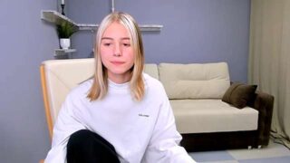 Melanie_crystal nude pussy closeups on cam for live sex video chat