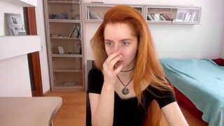 MelaniHewit nude pussy closeups on cam for live sex video chat