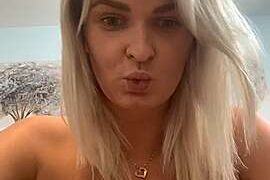 Melody_of_rain nude pussy closeups on cam for live sex video chat