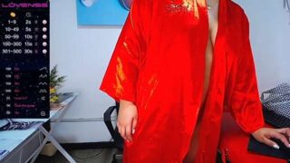 Miila_K nude pussy closeups on cam for live sex video chat