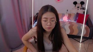 MiLa_Kk nude pussy closeups on cam for live sex video chat