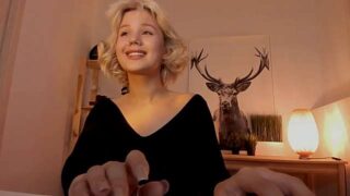 miss_greyu nude pussy closeups on cam for live sex video chat