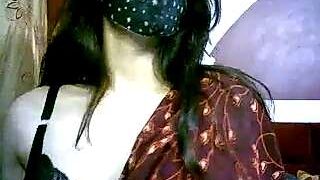 MuntahaQureshee nude pussy closeups on cam for live sex video chat