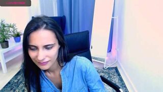 Orfeya nude pussy closeups on cam for live sex video chat