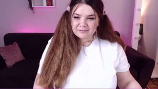 Plum-Pie nude pussy closeups on cam for live sex video chat