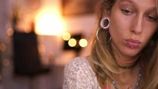 Popies nude before cam – live sex chat