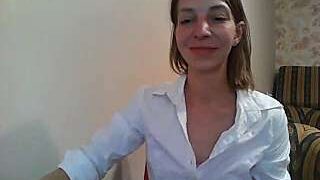PrettyLindaX nude pussy closeups on cam for live sex video chat