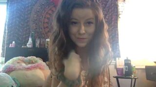 QueenBridget nude pussy closeups on cam for live sex video chat
