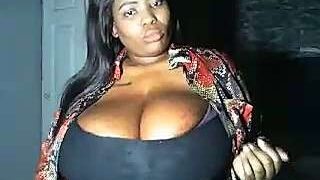 queenbusty nude pussy closeups on cam for live sex video chat