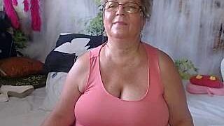 QueenPammy1 nude pussy closeups on cam for live sex video chat