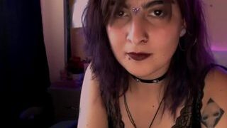 Raveenn nude before cam – live sex chat
