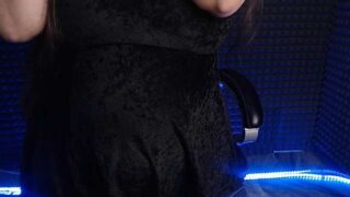 Riyasharma_2021 nude pussy closeups on cam for live sex video chat