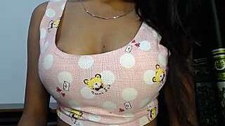 Rose_Tanisha nude pussy closeups on cam for live sex video chat