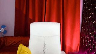 RoxalanaStar nude pussy closeups on cam for live sex video chat