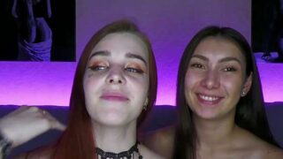 RoxyLola nude pussy closeups on cam for live sex video chat