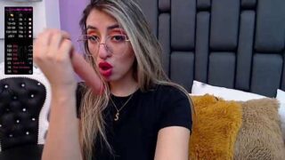 Sabrina_Montana nude pussy closeups on cam for live sex video chat