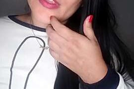 Sarahh_Queen nude pussy closeups on cam for live sex video chat