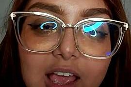 Sarauwu nude pussy closeups on cam for live sex video chat