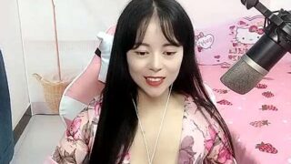 Shakriay nude pussy closeups on cam for live sex video chat