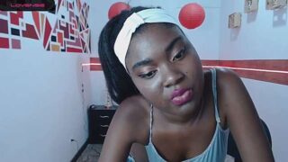 Shelsy_jobs_jf nude pussy closeups on cam for live sex video chat