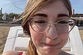 Snowdroppie nude pussy closeups on cam for live sex video chat