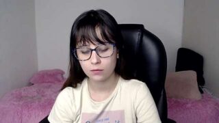 SofiSky_ nude pussy closeups on cam for live sex video chat