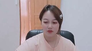 SophieUnai nude pussy closeups on cam for live sex video chat