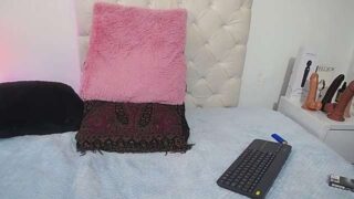 sophy_vip nude pussy closeups on cam for live sex video chat