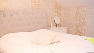 StellaCardo nude pussy closeups on cam for live sex video chat