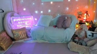 SumBunniLuvsU nude pussy closeups on cam for live sex video chat