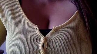 Sunehri_Kuri nude pussy closeups on cam for live sex video chat