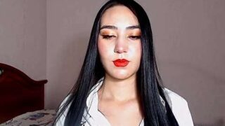 SuziLyona nude pussy closeups on cam for live sex video chat