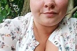 SweetLadyN nude pussy closeups on cam for live sex video chat