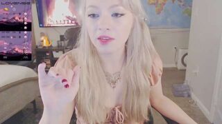 Talulaa nude pussy closeups on cam for live sex video chat