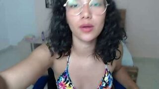 thalis_75_ nude pussy closeups on cam for live sex video chat